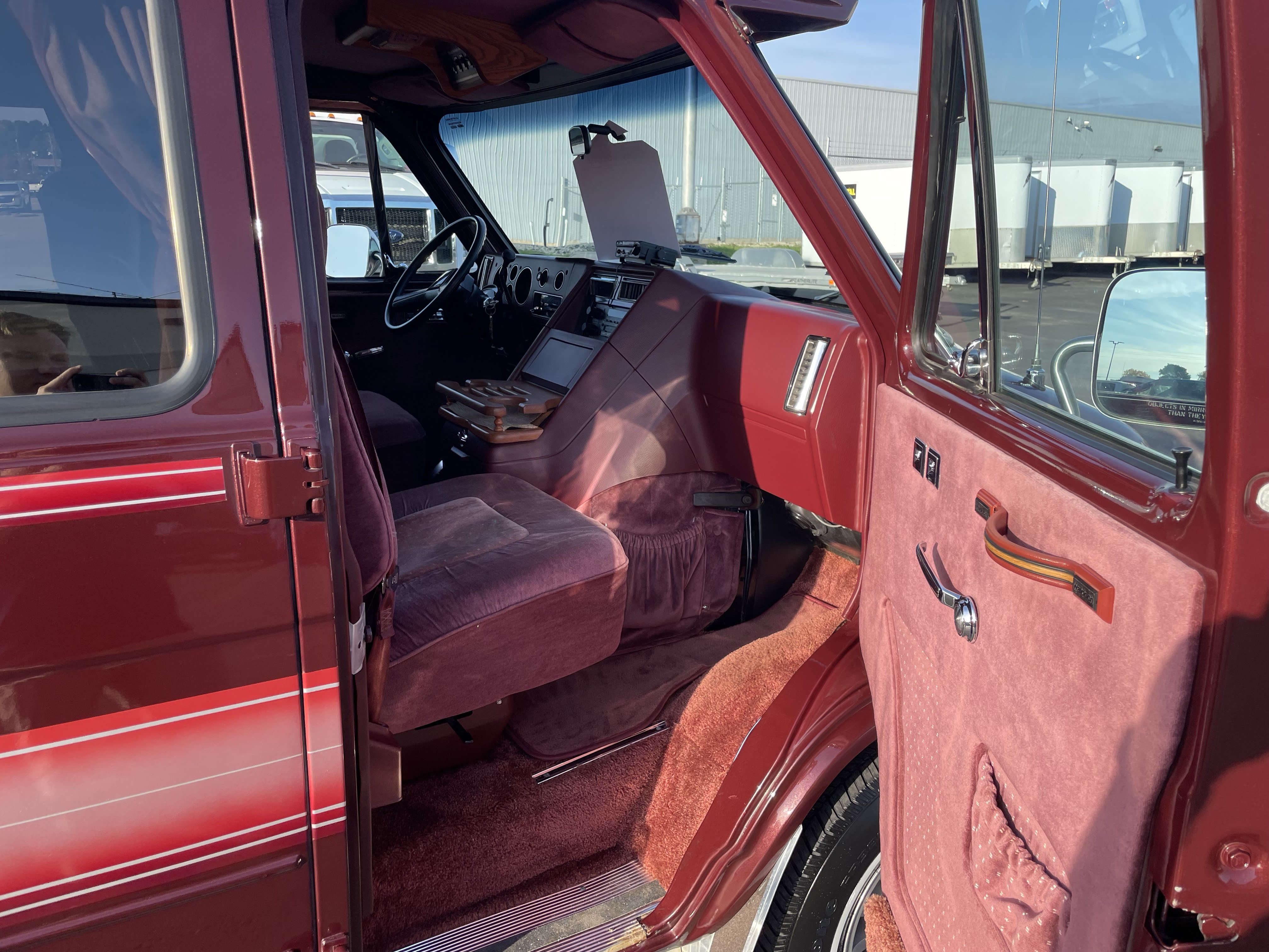 Used 1989 Chevrolet G20 RWD image 9