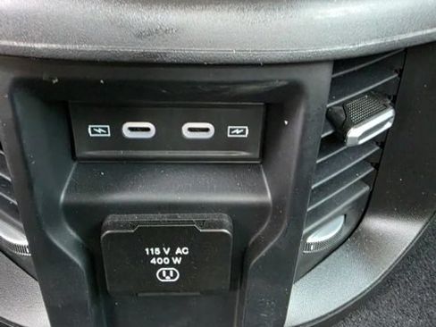 Used 2026 RAM 2500 Laramie AWD/4WD image 12