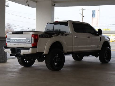 Used 2019 Ford F250 Platinum w/ Platinum Ultimate Package image 6