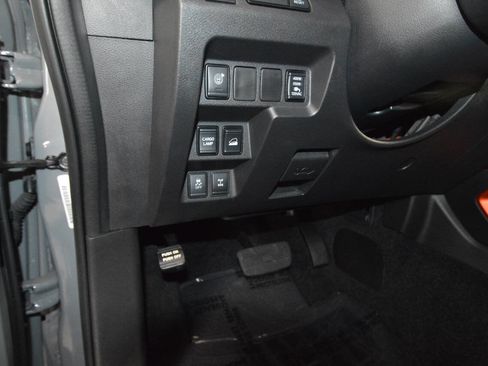 Used 2024 Nissan Frontier PRO-4X w/ Pro Convenience Package image 33