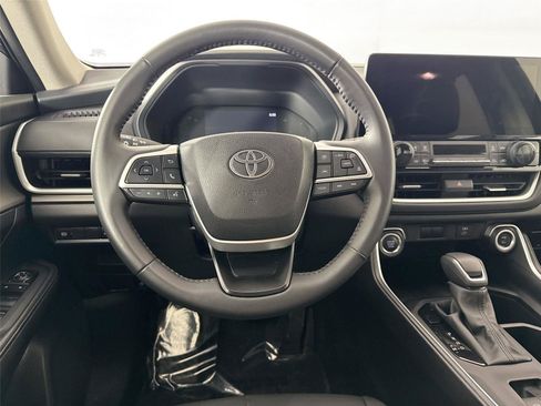 Certified 2025 Toyota Grand Highlander FWD image 31