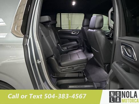 Used 2024 Chevrolet Suburban LT RWD image 30