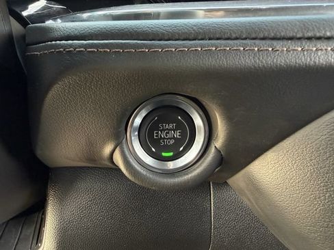 Used 2025 Chevrolet Tahoe High Country AWD/4WD image 23