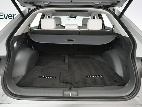 Used 2025 Hyundai Ioniq 5 Limited image 25