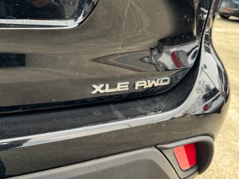 Used 2023 Toyota Highlander XLE image 16