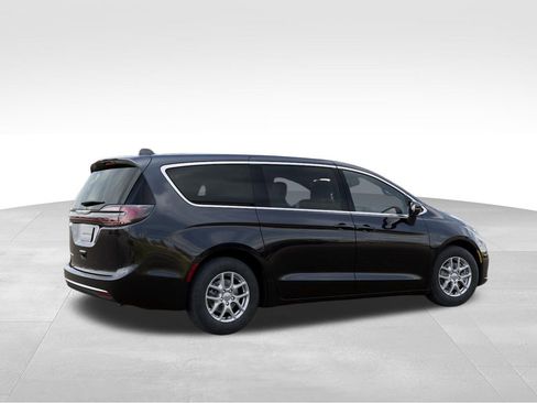 New 2026 Chrysler Pacifica Select FWD image 4