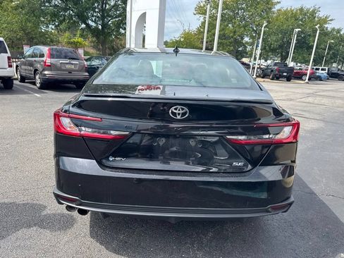 Certified 2025 Toyota Camry SE FWD image 4
