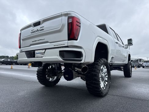 Used 2024 GMC Sierra 2500 Denali w/ Denali Reserve Package AWD/4WD image 10