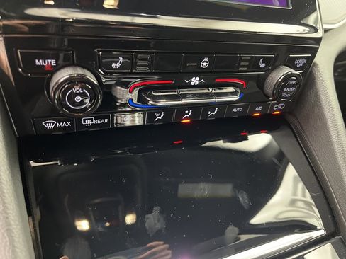 New 2025 Jeep Grand Cherokee Altitude image 16