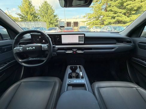 Used 2024 Kia EV9 Light Long Range RWD image 2