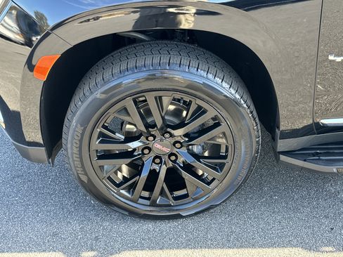 Certified 2023 GMC Yukon SLT image 12