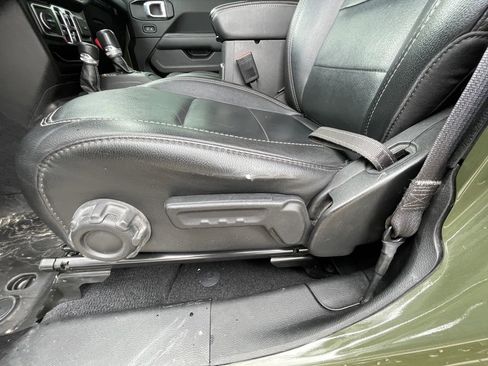 Used 2022 Jeep Gladiator Overland w/ Popular Equipment Package image 10