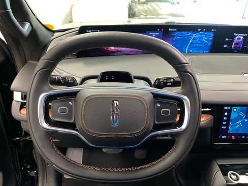 New 2026 Lincoln Navigator Black Label AWD/4WD image 22