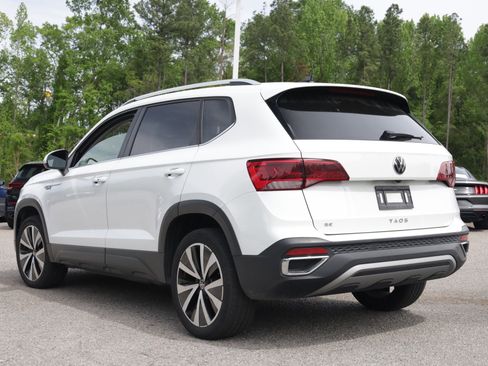 Used 2024 Volkswagen Taos SE FWD image 3
