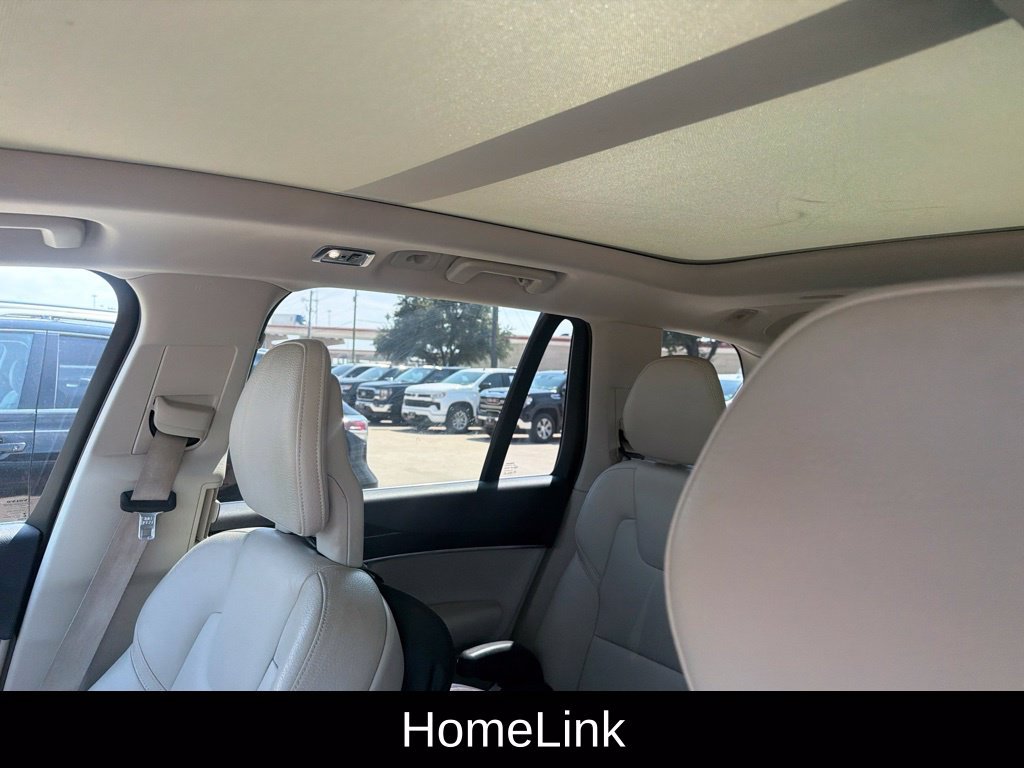 Used 2018 Volvo XC90 T5 Momentum w/ Convenience Package FWD image 3
