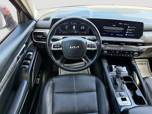 Used 2024 Kia Telluride EX w/ EX Captain's Chair Package FWD image 18
