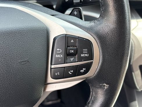 Used 2020 Ford Explorer XLT w/ Equipment Group 202A AWD/4WD image 18