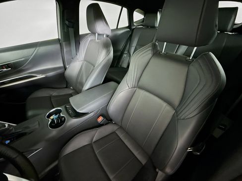 Used 2024 Toyota Venza Limited image 26