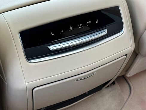 Used 2024 Cadillac Escalade Premium Luxury RWD image 15