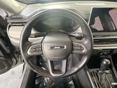 Used 2022 Jeep Compass Limited w/ Elite Group AWD/4WD image 11