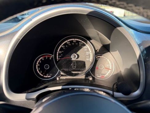 Used 2014 Volkswagen Beetle 2.5 image 18