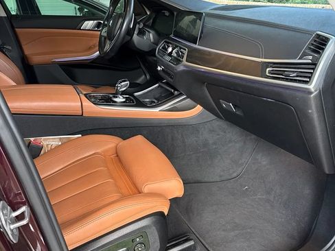 Used 2022 BMW X7 xDrive40i w/ Executive Package AWD/4WD image 4