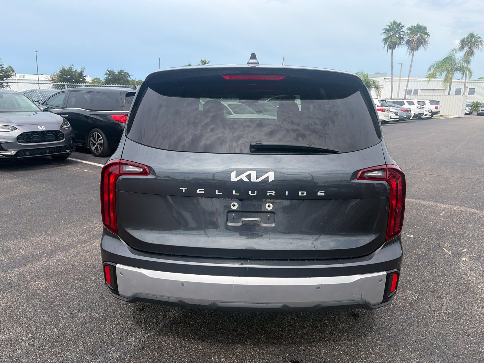 Used 2024 Kia Telluride LX FWD image 6