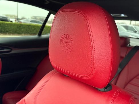 Used 2023 Alfa Romeo Stelvio Veloce image 32