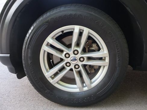 Used 2021 Ford Explorer XLT w/ Equipment Group 202A AWD/4WD image 43