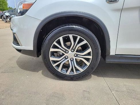 Used 2018 Mitsubishi Outlander Sport ES FWD image 14