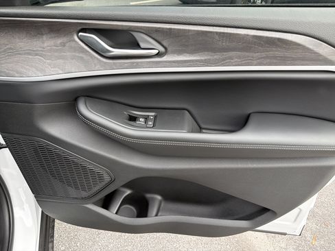 New 2025 Jeep Grand Cherokee Limited image 15