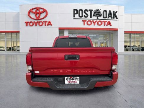 Used 2018 Toyota Tacoma SR w/ SR Convenience Package RWD image 11