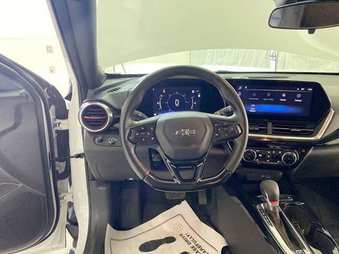 Used 2024 Chevrolet Trax RS w/ Driver Confidence Package image 34