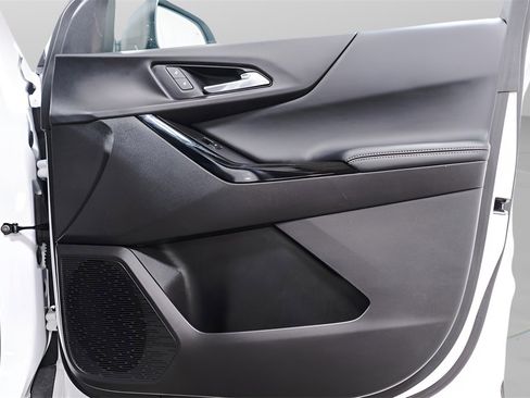 Used 2025 Chevrolet Equinox LT image 35