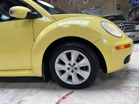 Used 2009 Volkswagen Beetle S FWD image 31
