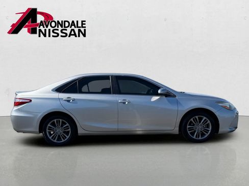 Used 2015 Toyota Camry SE w/ Moonroof Package FWD image 8