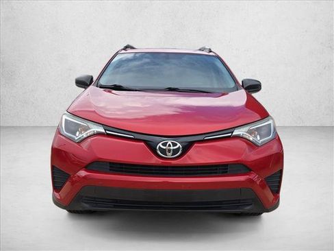 Used 2016 Toyota RAV4 LE FWD image 2