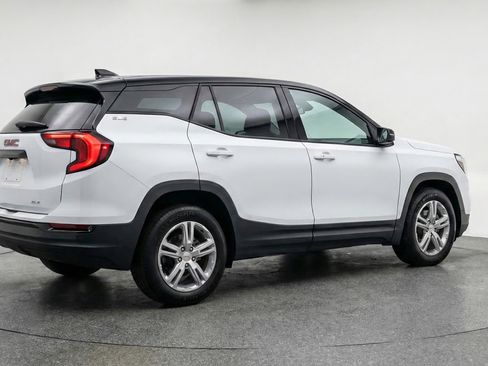 Used 2024 GMC Terrain SLE FWD image 9