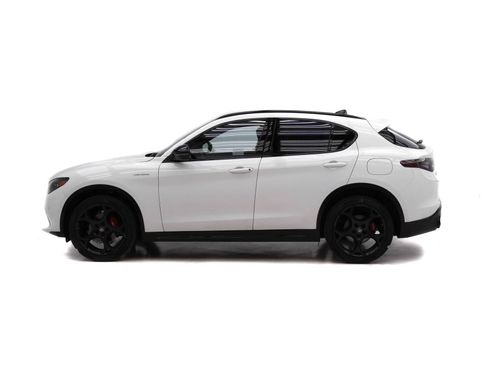 New 2026 Alfa Romeo Stelvio Sprint AWD/4WD image 3
