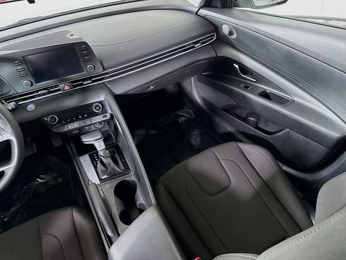 Used 2021 Hyundai Elantra SEL image 24