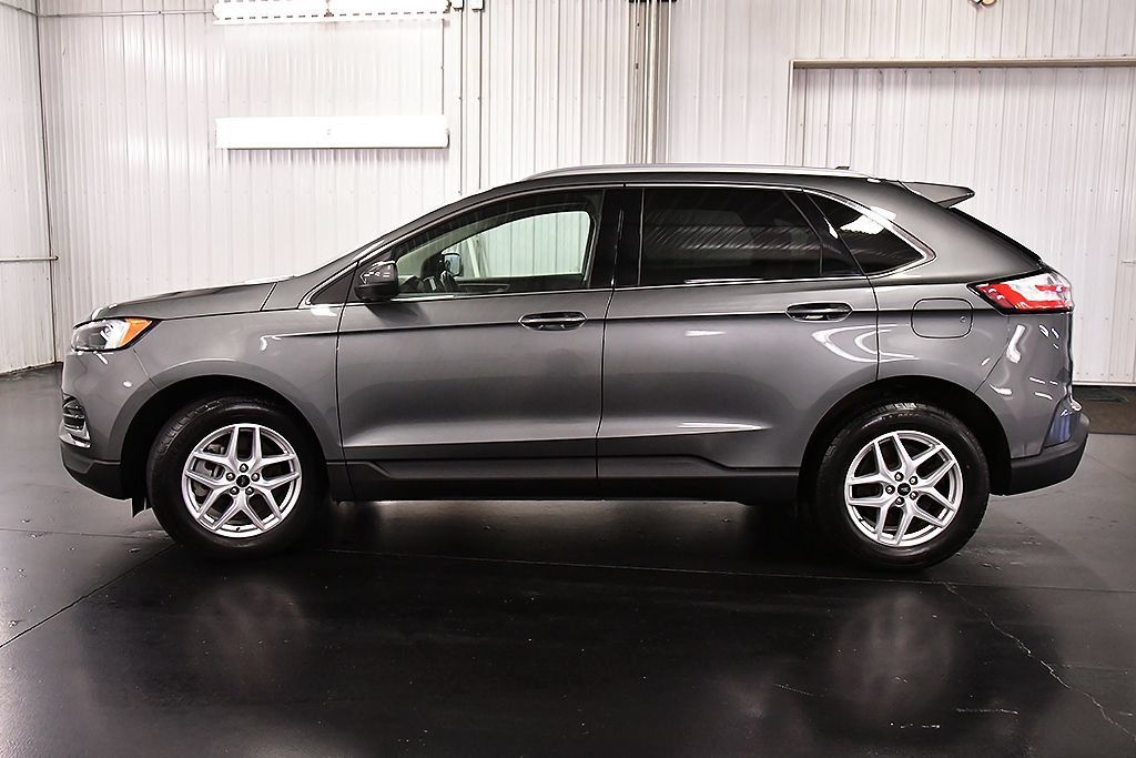 Used 2024 Ford Edge SEL w/ Convenience Package AWD/4WD image 4