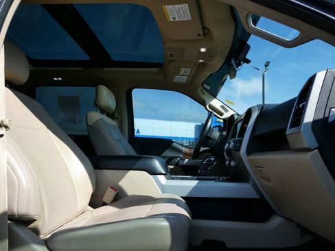 Used 2017 Ford F150 Lariat image 14