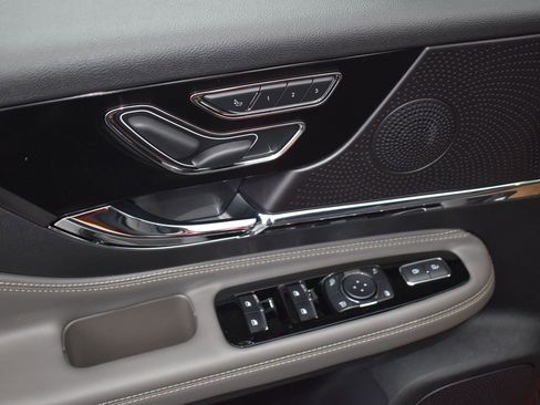 New 2025 Lincoln Corsair Reserve image 10