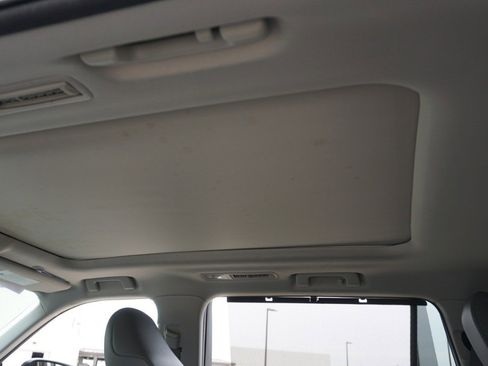 Used 2023 Toyota Highlander Platinum image 33