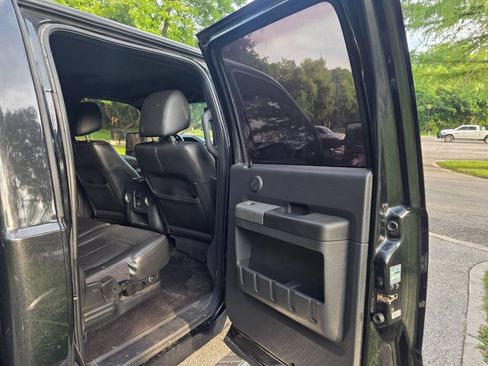 Used 2011 Ford F350 Lariat w/ Lariat Interior Pkg RWD image 17