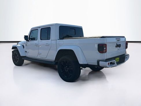 Used 2021 Jeep Gladiator Overland AWD/4WD image 5