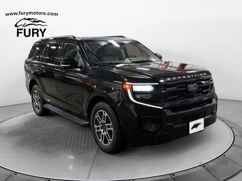 Used 2025 Ford Expedition Active AWD/4WD image 1