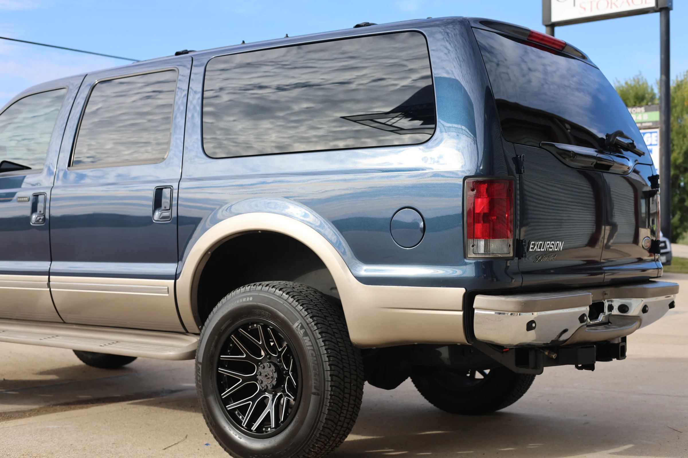 Used 2002 Ford Excursion Limited AWD/4WD image 7