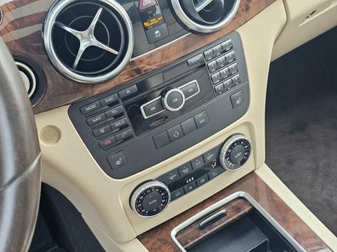 Used 2015 Mercedes-Benz GLK 350 4MATIC image 35