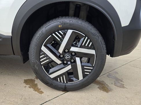 New 2026 Nissan Kicks SV w/ SV Premium Package FWD image 9